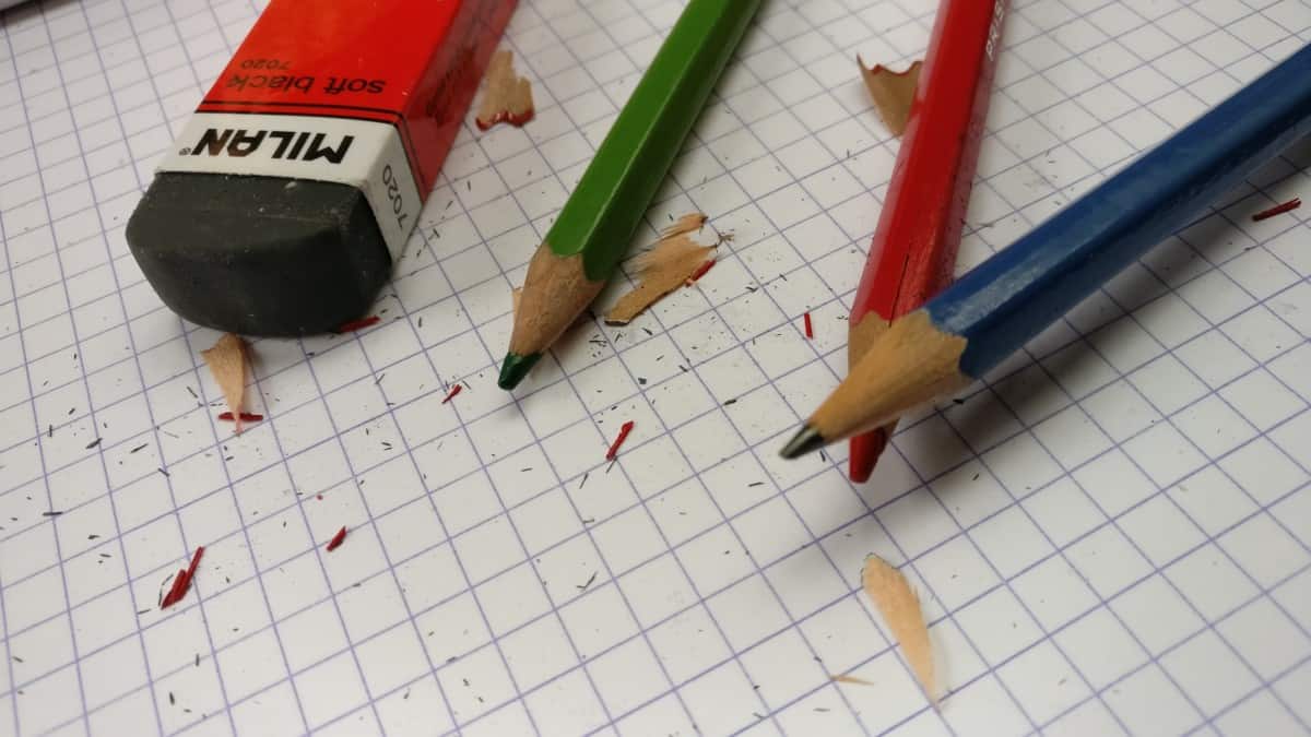 papier crayon mine efface écrire